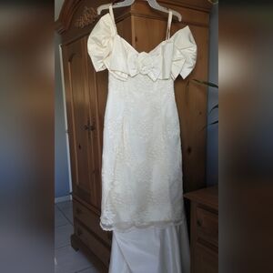 Ivory Laced Off The Shoulder Wedding Dress With Removable Train Size 10